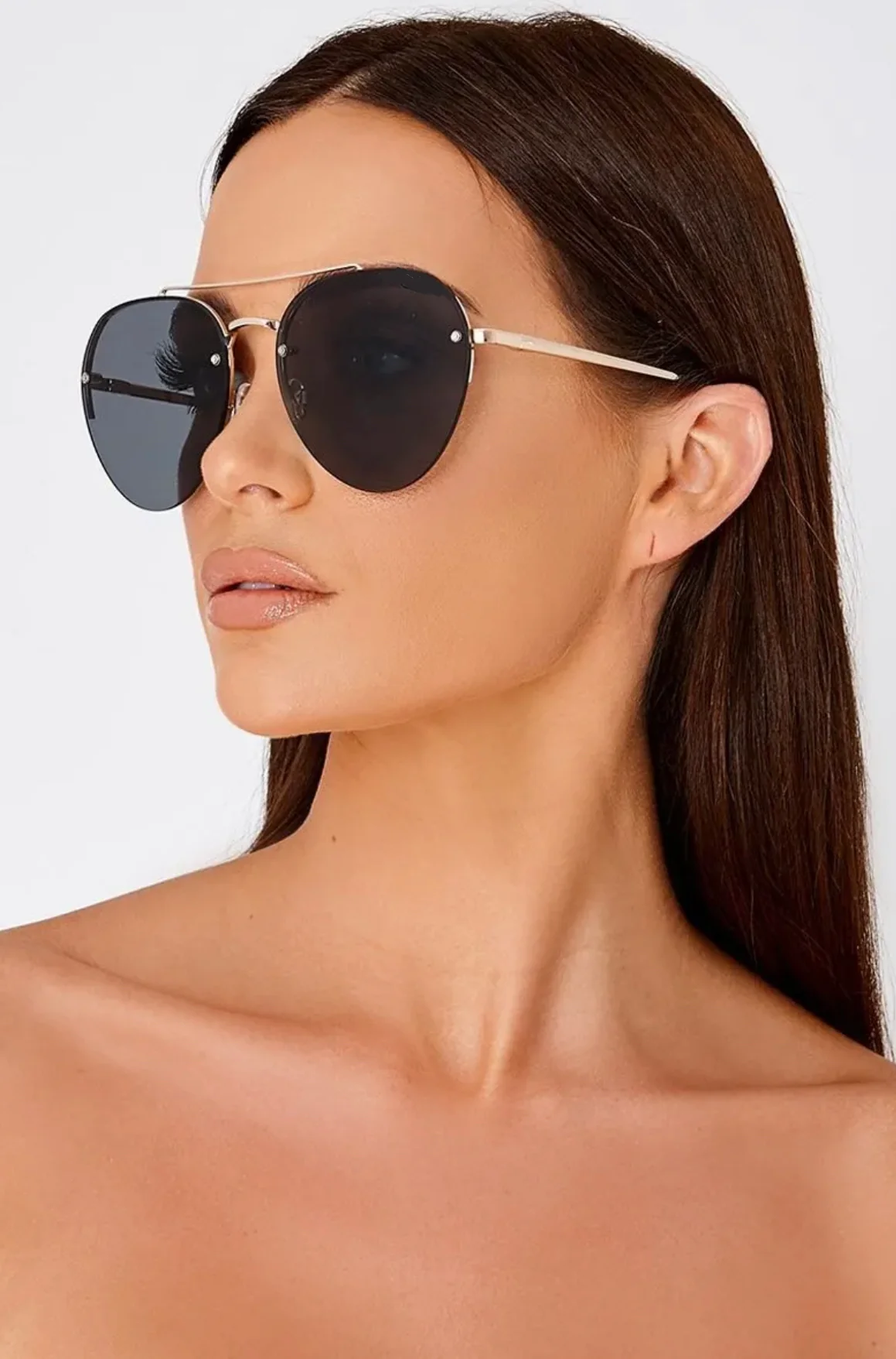 Sleek Black Wide-Rim Sunglasses