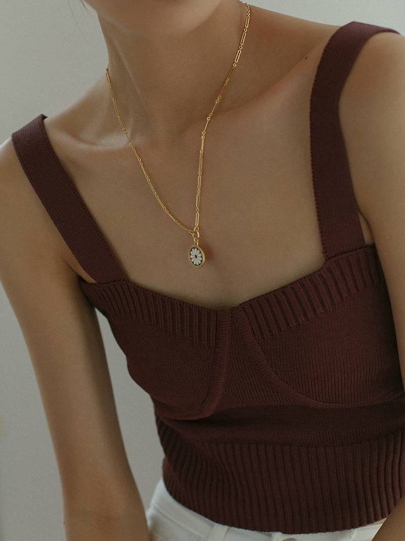 Daisy Delight Pendant Necklace